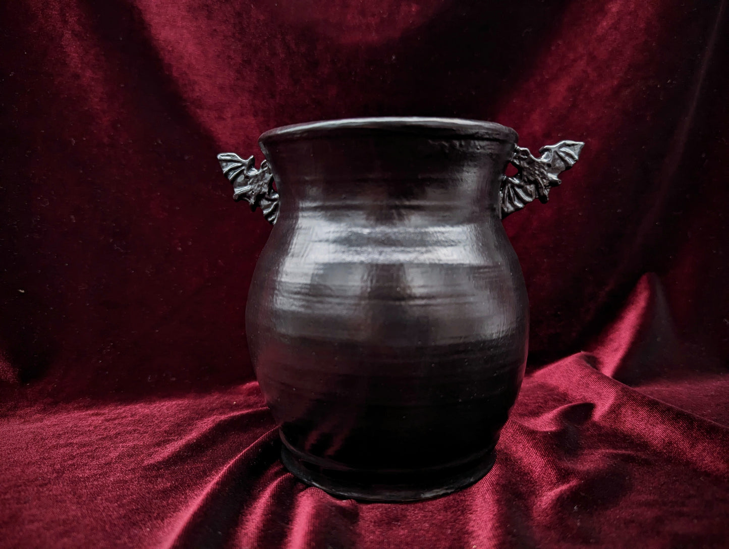 Bat Round Vase - Black Ceramic Cast Iron Look Glaze