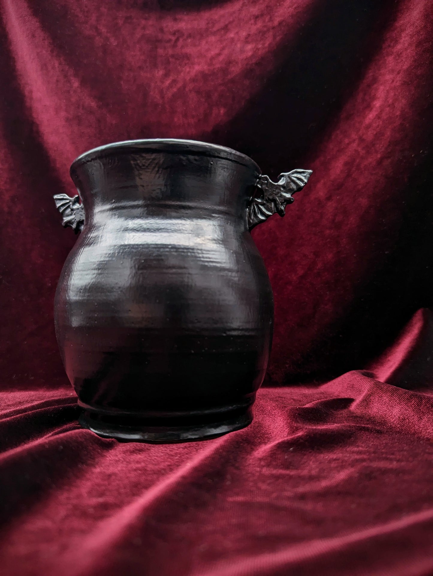 Bat Round Vase - Black Ceramic Cast Iron Look Glaze